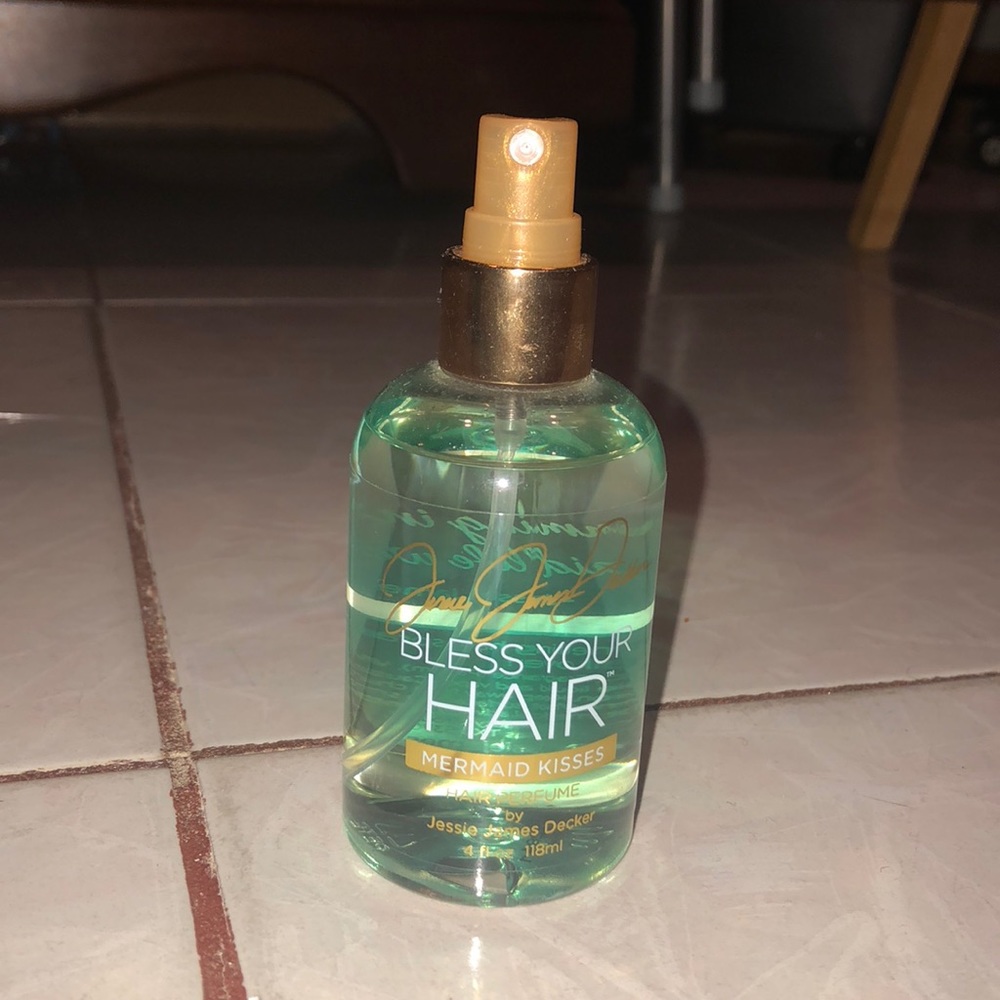Jessie James Decker “Mermaid Kisses” hair perfume!